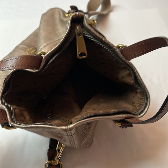 Fossil Metallic Brown Genuine leather Explorer Foldover Tote/ messenger bag. - Picture 14 of 14